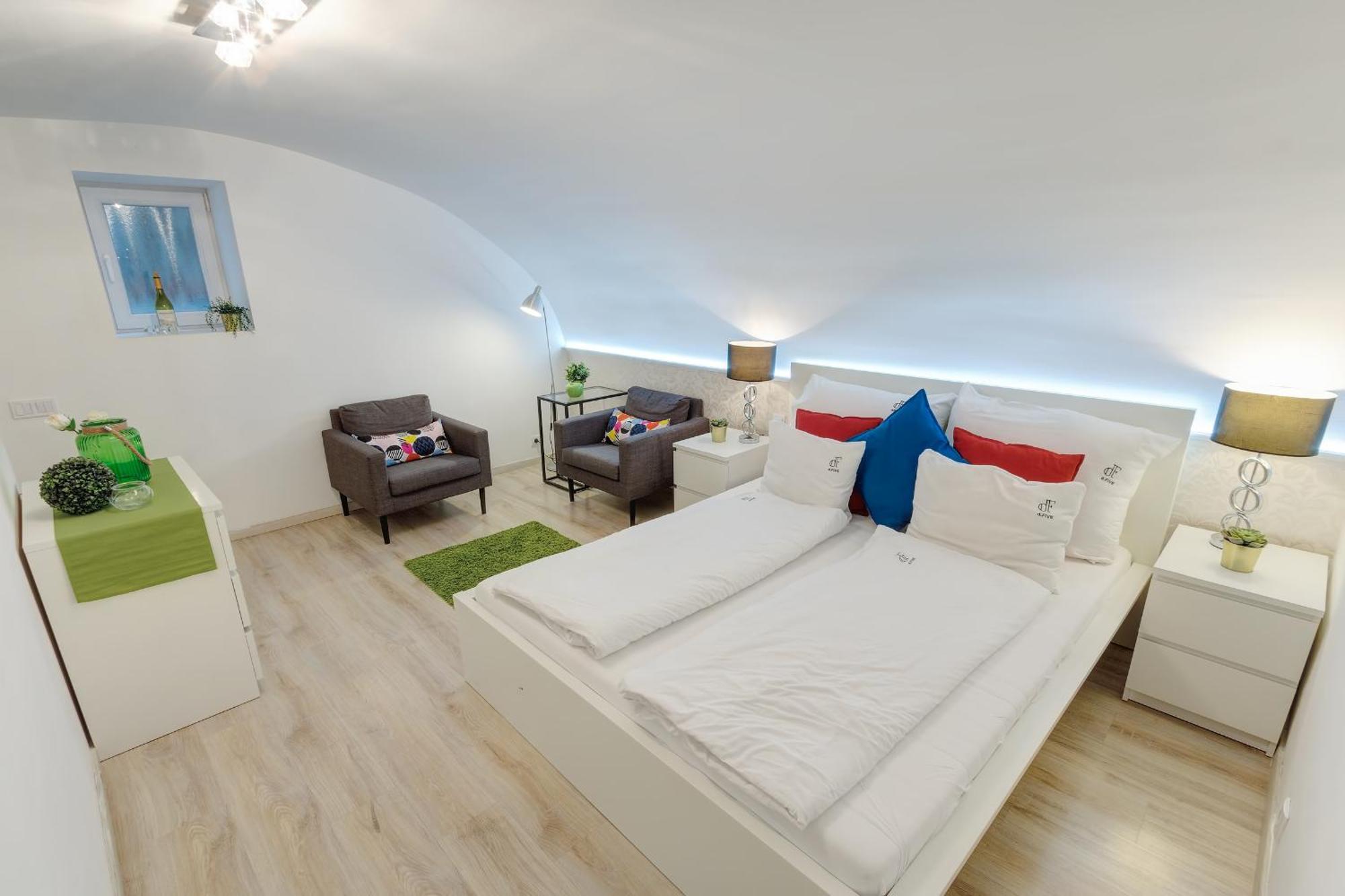 Апартаменти Beautiful At Basilca 3-4 *